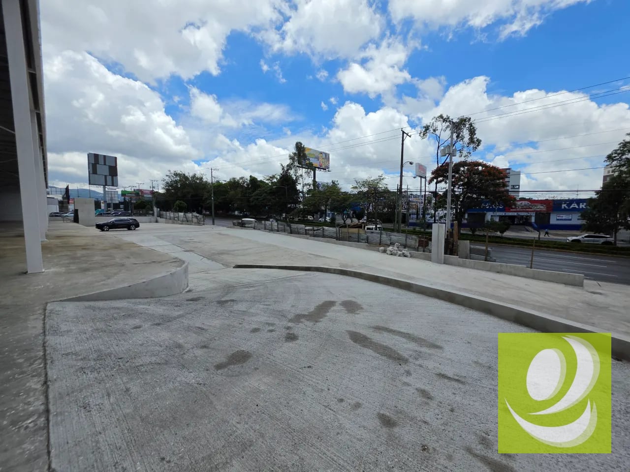 Se Renta Mega Nave Industrial y Comercial en Calzada Roosevelt Zona 11 — Bodega / Ofibodega en Alquiler en Zona 11, Guatemala, Ciudad — foto 2 de 10