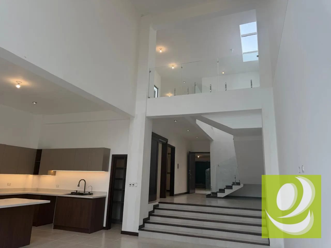 Descubre esta casa en Venta Las 3 Ceibas San Cristóbal — Casa en Venta en Vista al Valle, Zona 8 Mixco, Guatemala, Ciudad — foto 1 de 6