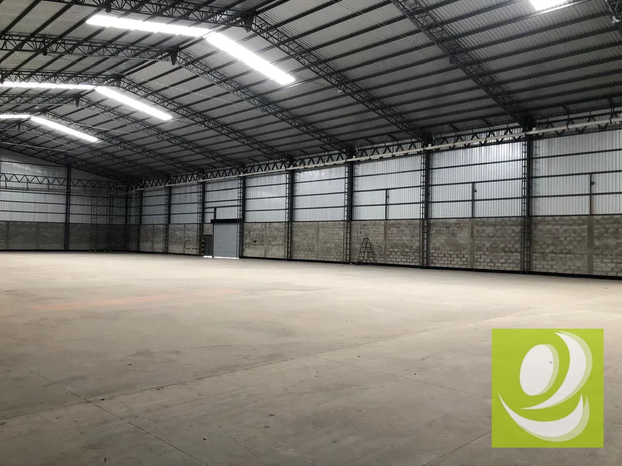 Nave Industrial en Renta / Carretera a Occidente — Bodega / Ofibodega en Alquiler en San Andrés Itzapa, Chimaltenango — foto 3 de 5