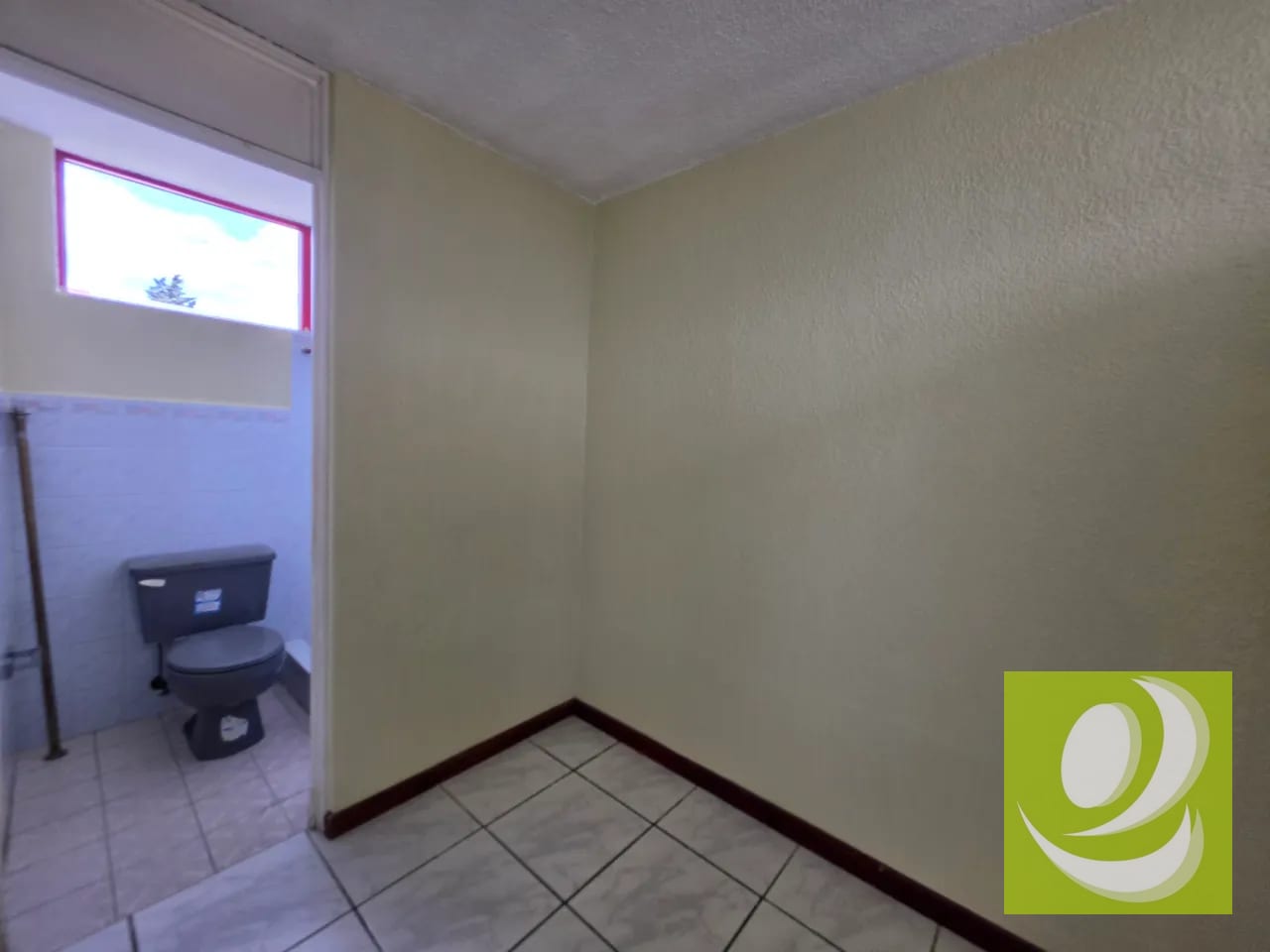 Apartamento en Alquiler en Residenciales V Zona 11 — Apartamento en Alquiler en Zona 11, Guatemala, Ciudad — foto 6 de 11