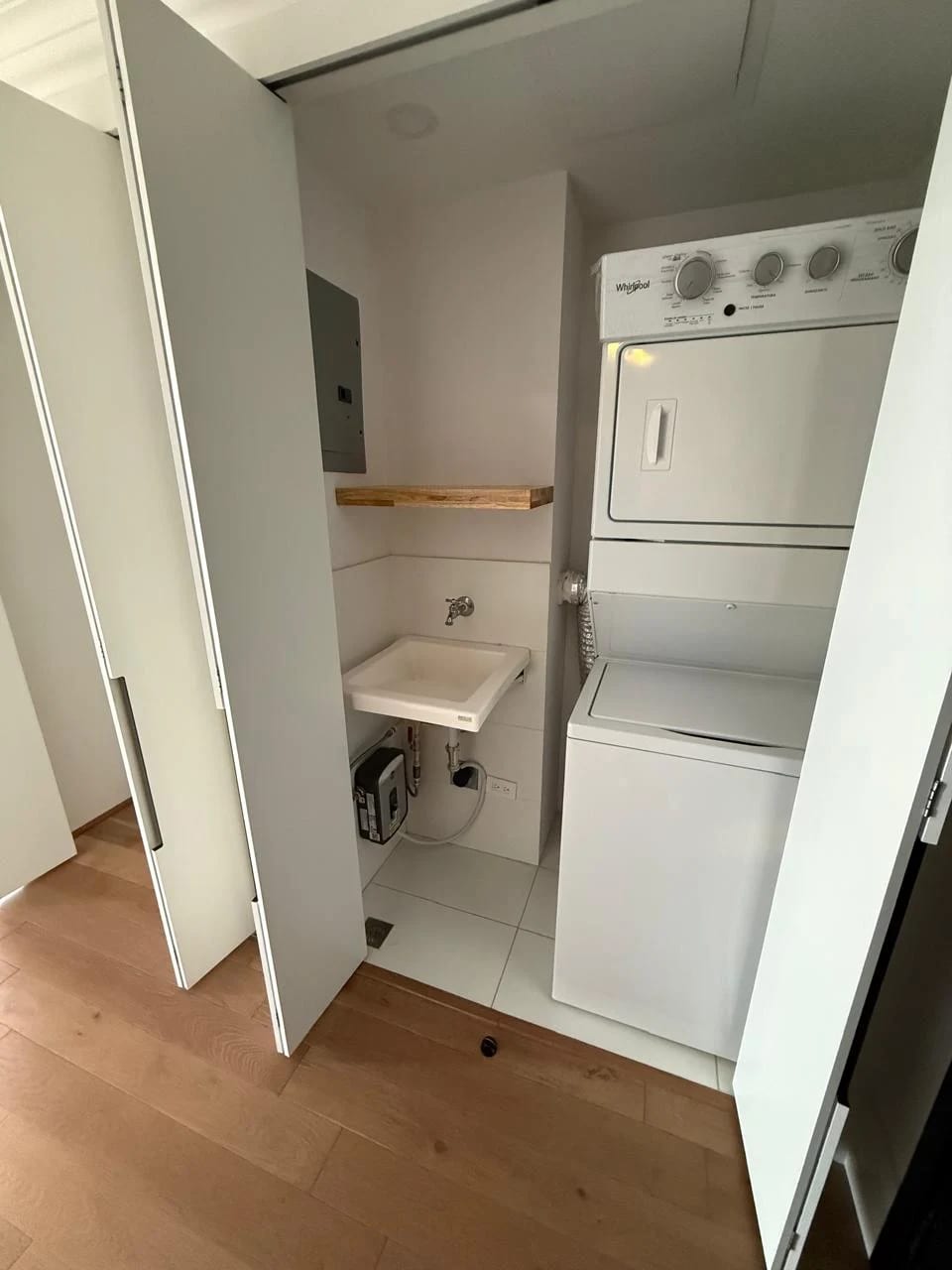 APARTAMENTO CENTRICO EN RENTA EN ZONA 5 — Apartamento en Alquiler en Céntrico, Zona 5, Guatemala, Ciudad — foto 10 de 17