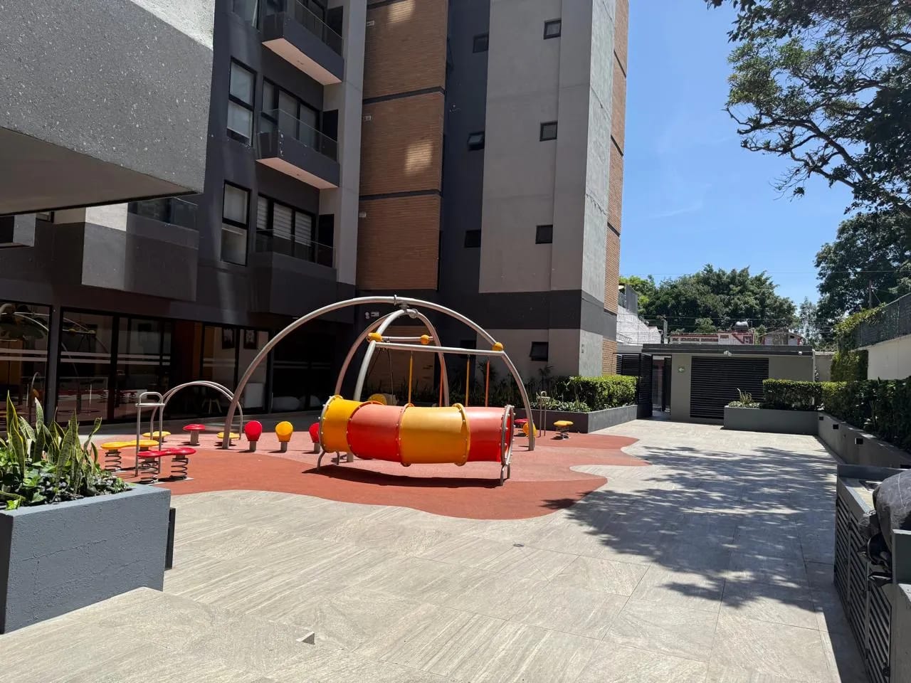 Apartamento amueblado en Renta en zona 10 — Apartamento en Alquiler en Parque 10, Zona 10, Guatemala, Ciudad — foto 13 de 17