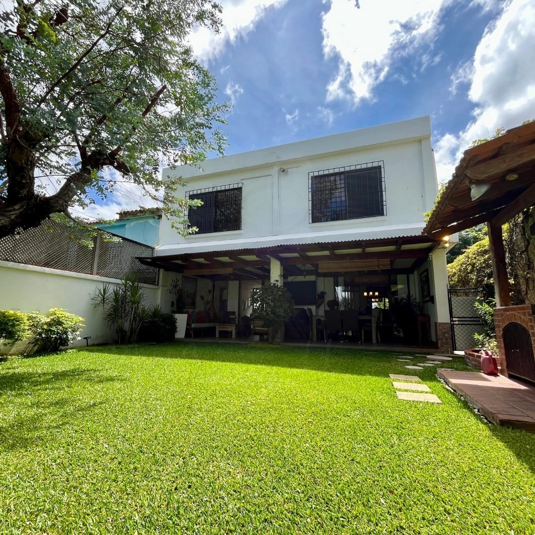 Casa en Venta en zona 2 de Mixco — Casa en Venta en Zona 2 Mixco, Guatemala, Ciudad — foto 2 de 6