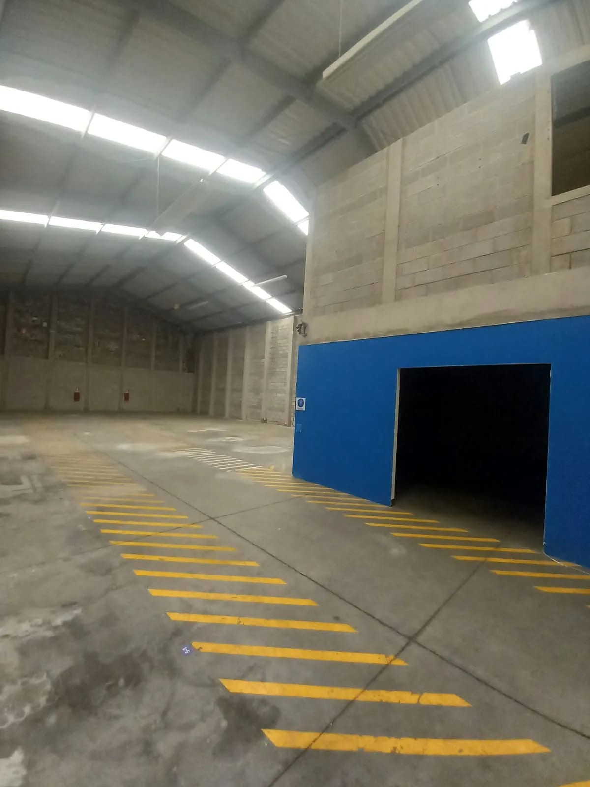 Bodega en Renta — Bodega / Ofibodega en Alquiler en Zona 4 Mixco, Guatemala, Ciudad — foto 1 de 3