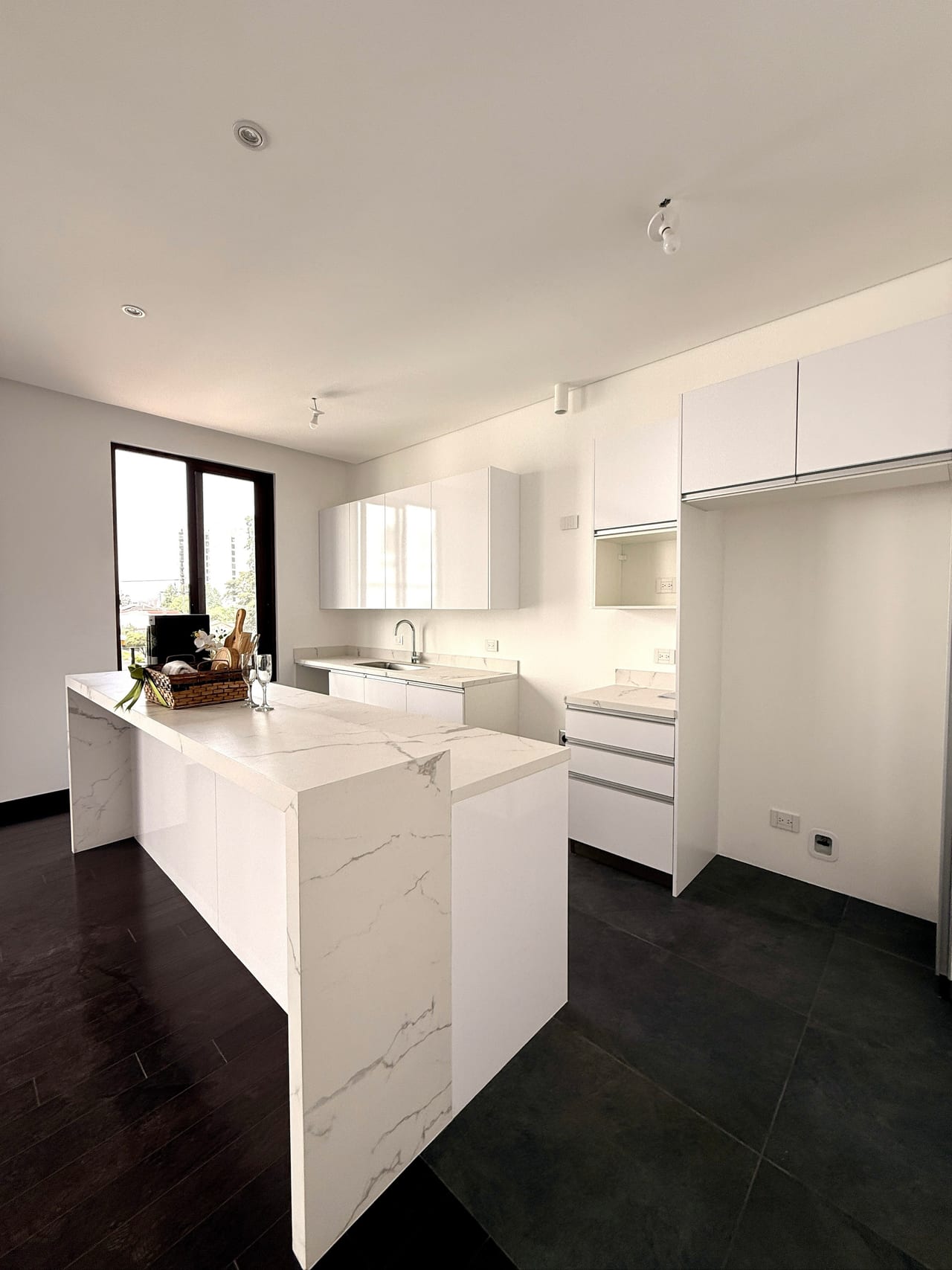 Apartamento en renta | 3 habitaciones | cuarto de servicio | balcón | Nogales de Cayala — Apartamento en Alquiler en Nogales de Cayalá, Zona 16, Guatemala, Ciudad — foto 4 de 15