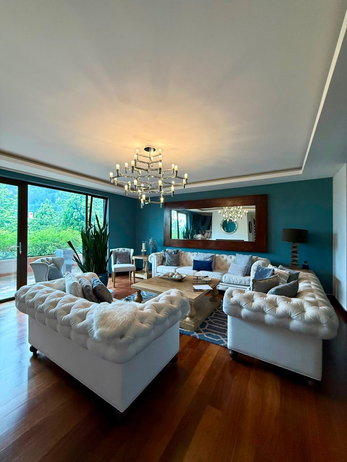 Casa en venta | 5 hab | jardín | 6 parqueos | Residencias Concepcion — Casa en Venta en Pradera Concepción, Carretera a El Salvador, Guatemala, Ciudad — foto 3 de 17