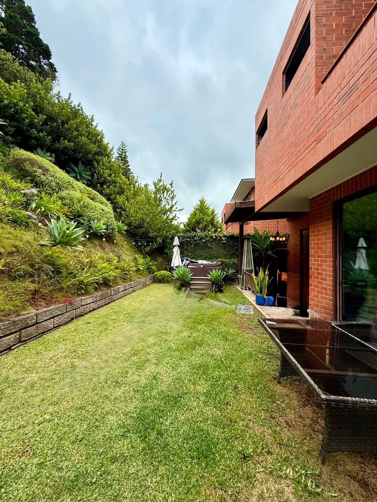 Casa en venta | 5 hab | jardín | 6 parqueos | Residencias Concepcion — Casa en Venta en Pradera Concepción, Carretera a El Salvador, Guatemala, Ciudad — foto 15 de 17
