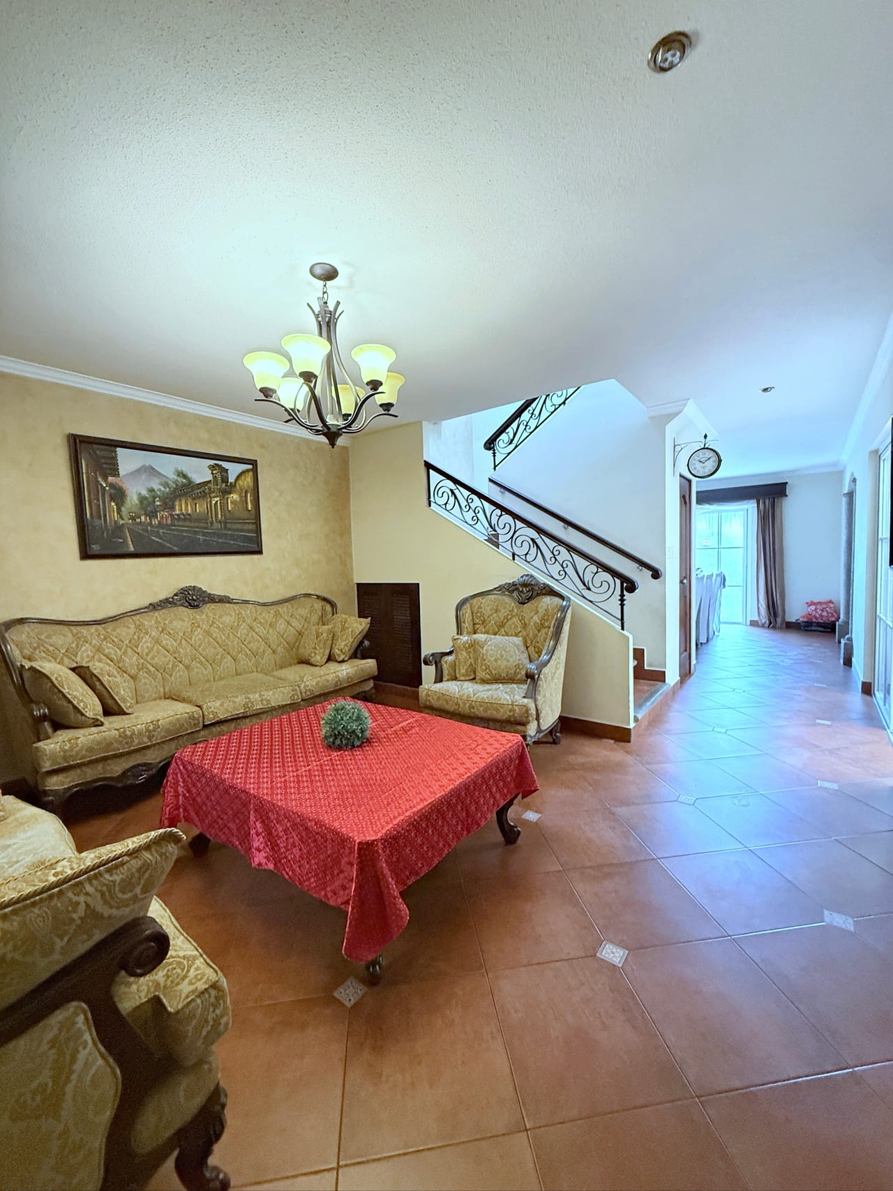 Casa en venta | 4 hab | 2 parqueos | Hacienda Real zona 16 — Casa en Venta en Hacienda Real, Zona 16, Guatemala, Ciudad — foto 1 de 10
