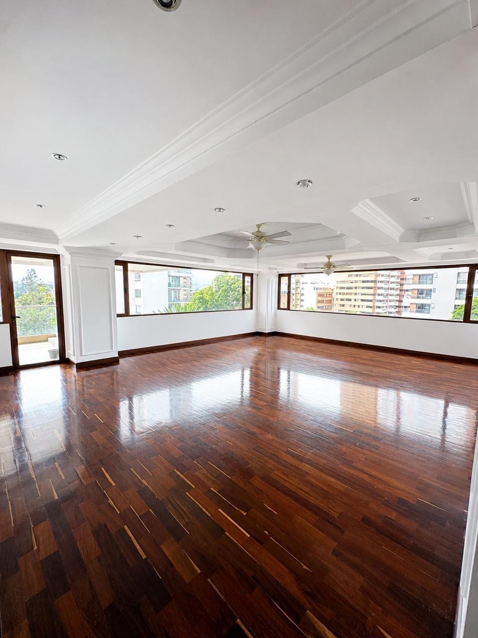 Apartamentos en venta | Nivel completo | 648 mts2 | Gaudí zona 14 — Apartamento en Venta en Gaudí, Zona 14, Guatemala, Ciudad — foto 2 de 11