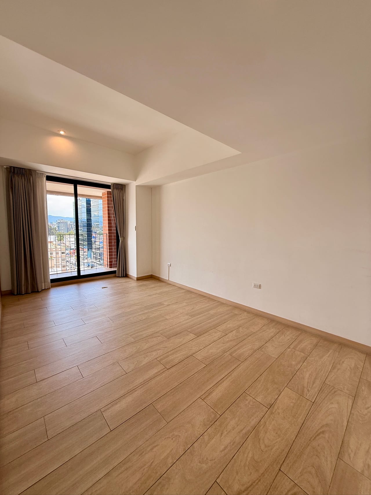 Apartamento 3 hab | Estudio | 3 baños | 3 parqueos | Meraki 10 — Apartamento en Venta en Meraki Z10, Zona 10, Guatemala, Ciudad — foto 8 de 17