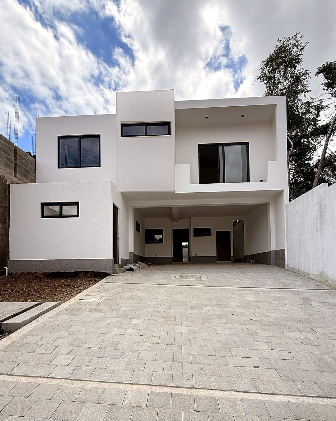 Casa en venta NUEVA | 4 habitaciones | 5 parqueos | Jardín — Casa en Venta en Arrazola Panorama, Carretera a El Salvador, Guatemala, Ciudad — foto 16 de 16