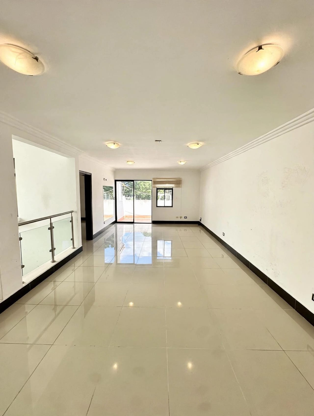 Casa en venta | 4 habitaciones | 4 parqueos | Montesolar, zona 16 — Casa en Venta en MonteSolar, Zona 16, Guatemala, Ciudad — foto 7 de 9