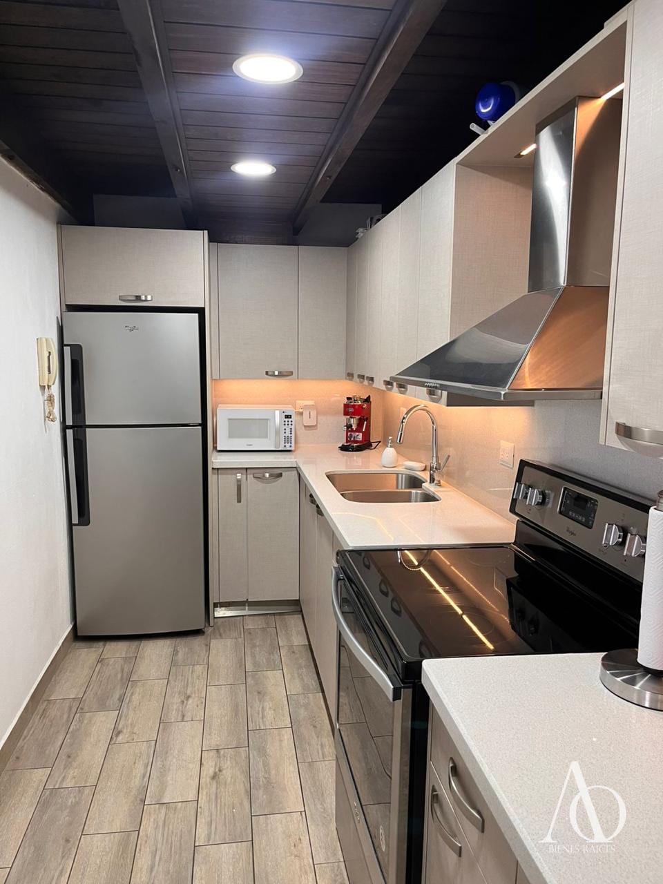 Apartamento en Alquiler Edificio La Barranca, zona 15 VH1 / EN DIRECTO 3 — Apartamento en Alquiler en La Barranca, Zona 15, Guatemala, Ciudad — foto 9 de 17