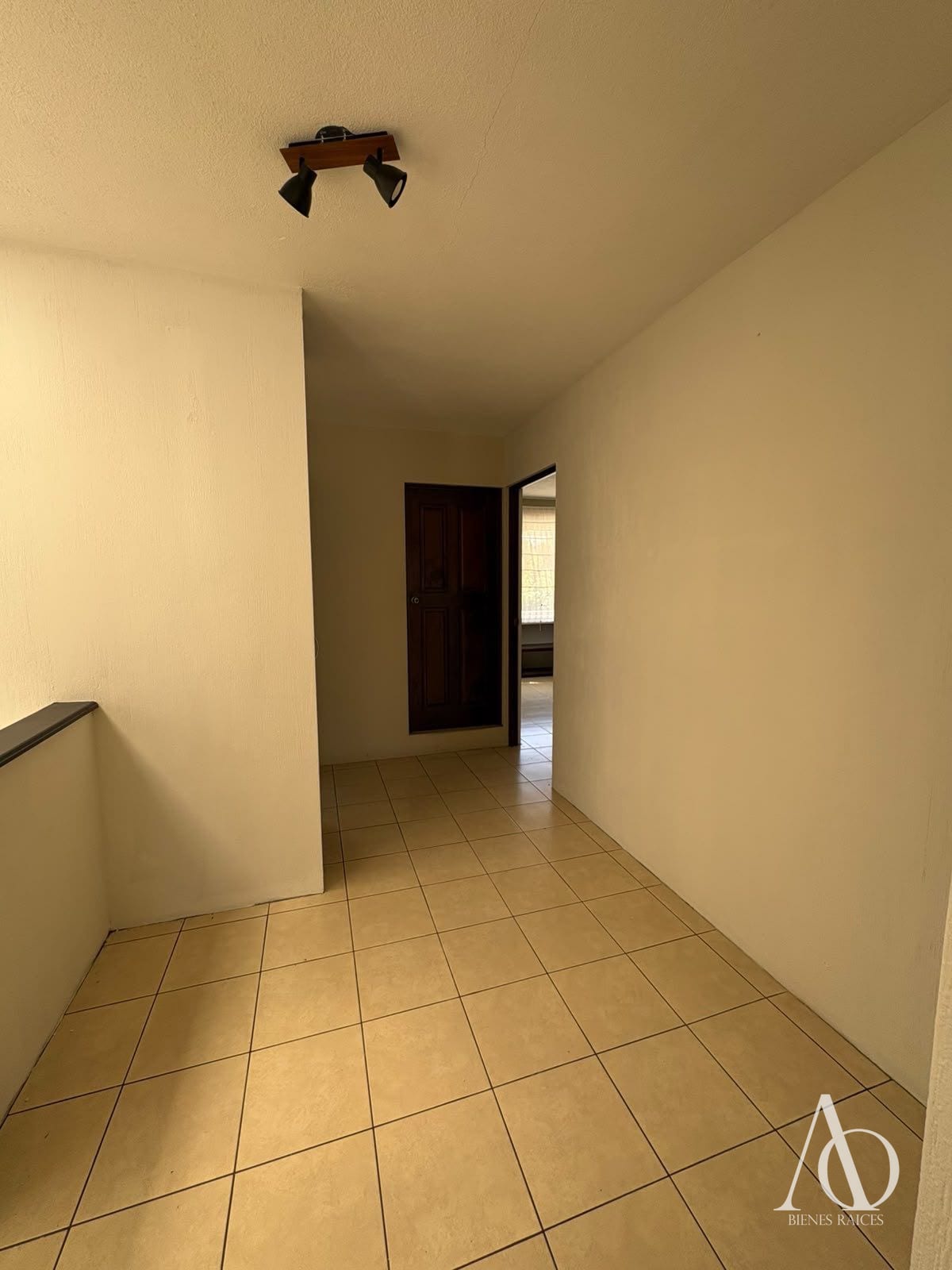 Casa en Alquiler Jardines de San Isidro, zona 16 / EN DIRECTO — Casa en Alquiler en Jardines de San Isidro, Zona 16, Guatemala, Ciudad — foto 1 de 17