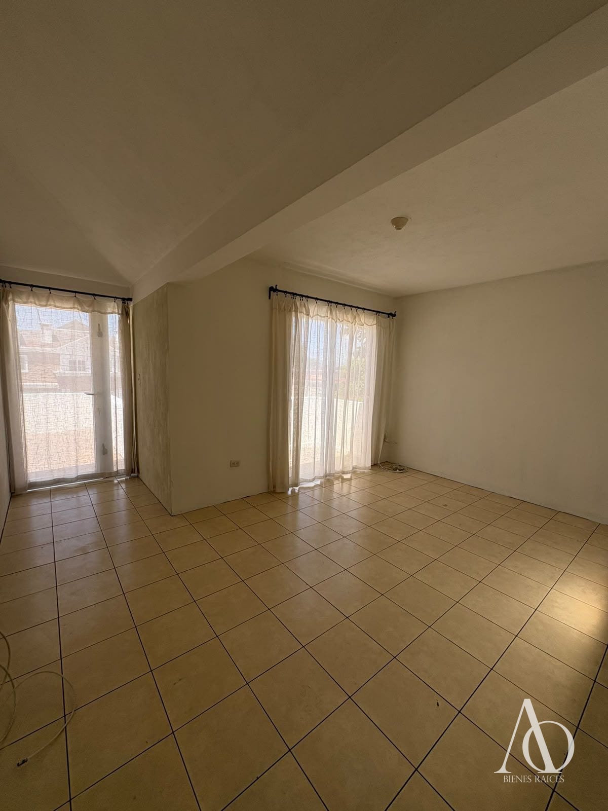 Casa en Alquiler Jardines de San Isidro, zona 16 / EN DIRECTO — Casa en Alquiler en Jardines de San Isidro, Zona 16, Guatemala, Ciudad — foto 5 de 17
