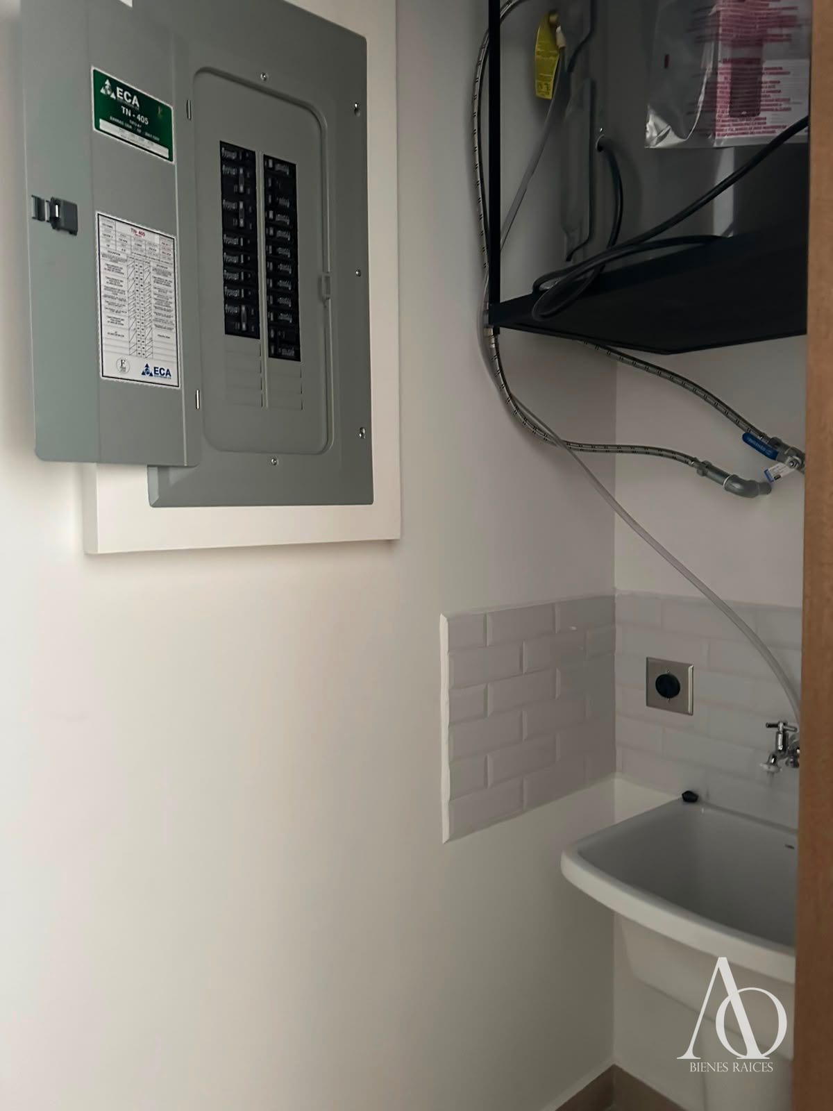 Apartamento en Alquiler Edificio Ferré Diez, zona 10 N4 / EN DIRECTO — Apartamento en Alquiler en Ferré Diez, Zona 10, Guatemala, Ciudad — foto 4 de 14