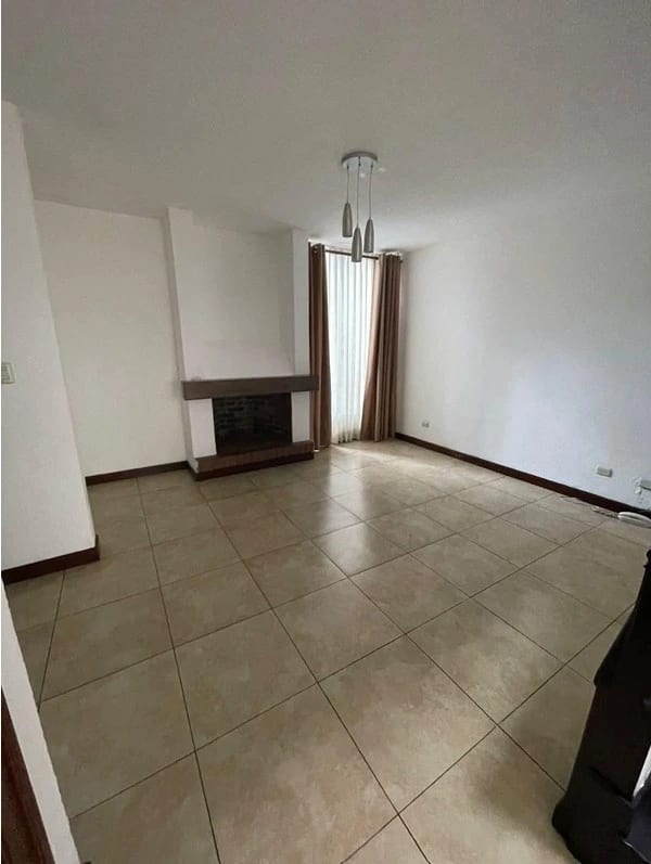 Z.14 la Villa Alquilo Hermosa Casa — Casa en Alquiler en Zona 14, Guatemala, Ciudad — foto 1 de 14