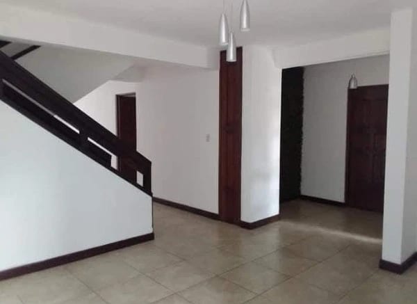 Z.14 la Villa Alquilo Hermosa Casa — Casa en Alquiler en Zona 14, Guatemala, Ciudad — foto 6 de 14