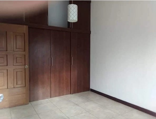 Z.14 la Villa Alquilo Hermosa Casa — Casa en Alquiler en Zona 14, Guatemala, Ciudad — foto 8 de 14