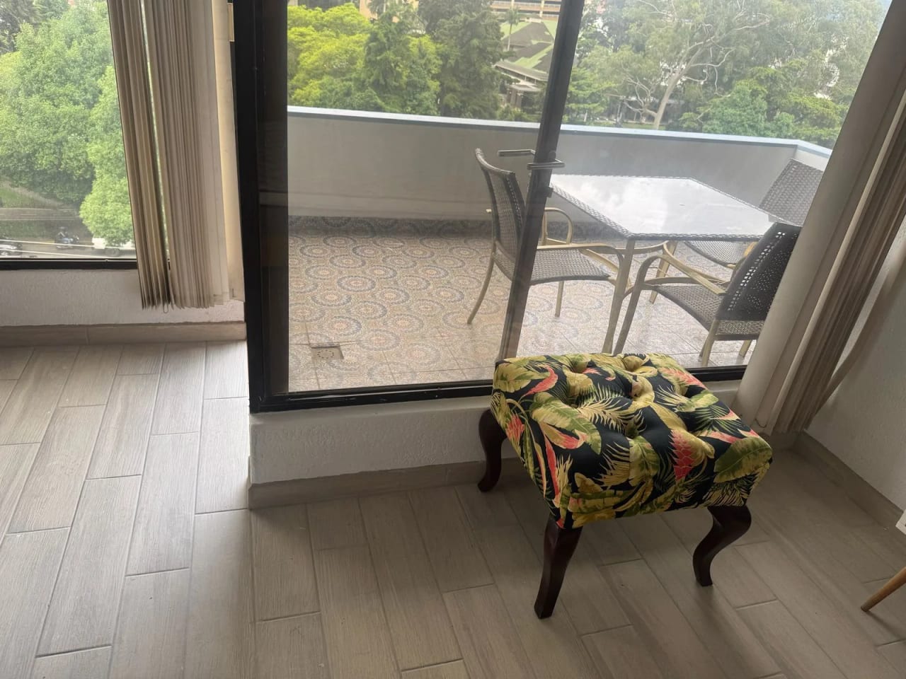 Z.9 Apto. Almueblado en Renta — Apartamento en Alquiler en Reforma Obelisco, Zona 9, Guatemala, Ciudad — foto 2 de 12