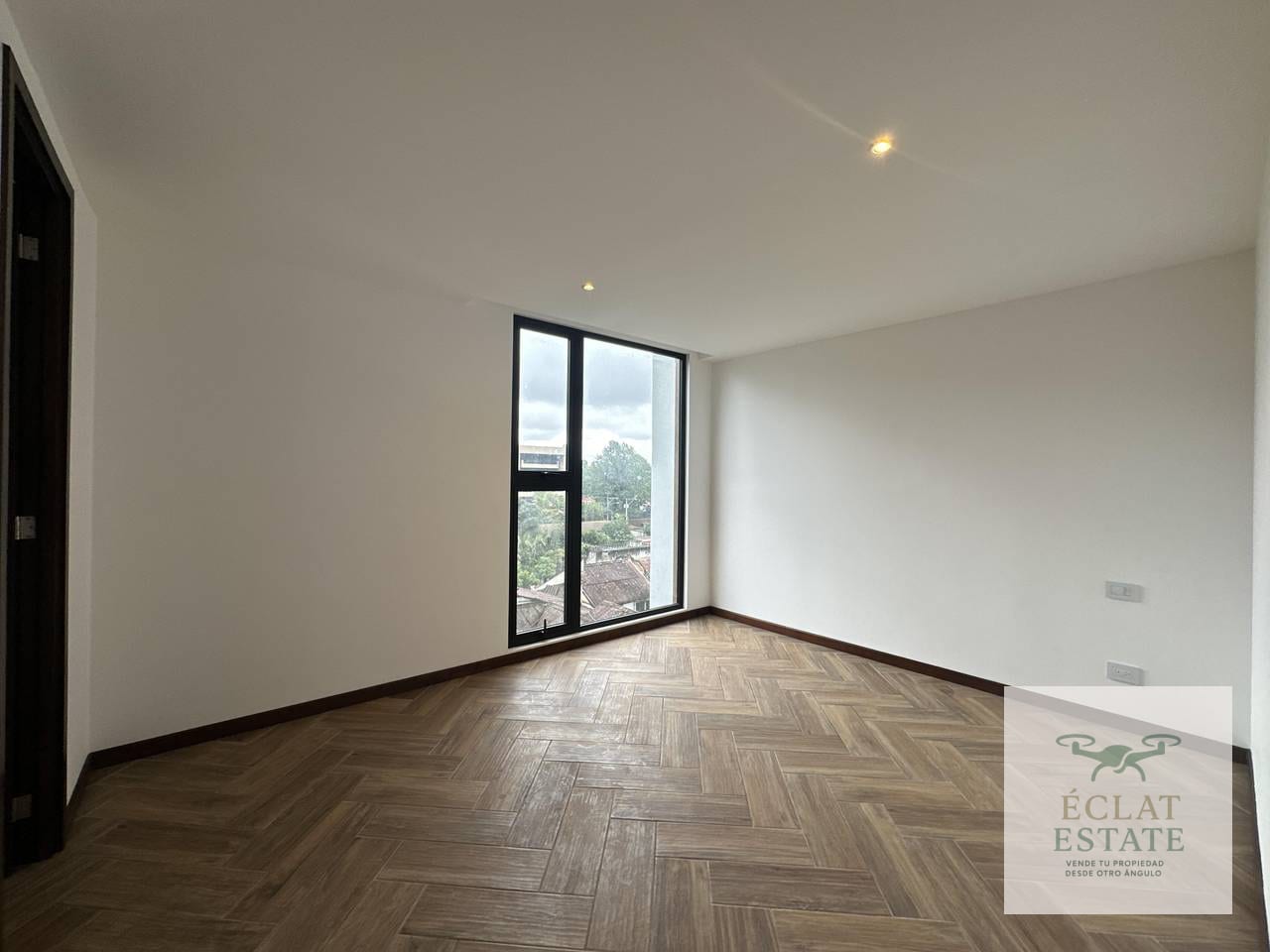 Apartamento amplio de 2 habitaciones en renta en zona 10 — Apartamento en Alquiler en Naori, Zona 10, Guatemala, Ciudad — foto 7 de 14