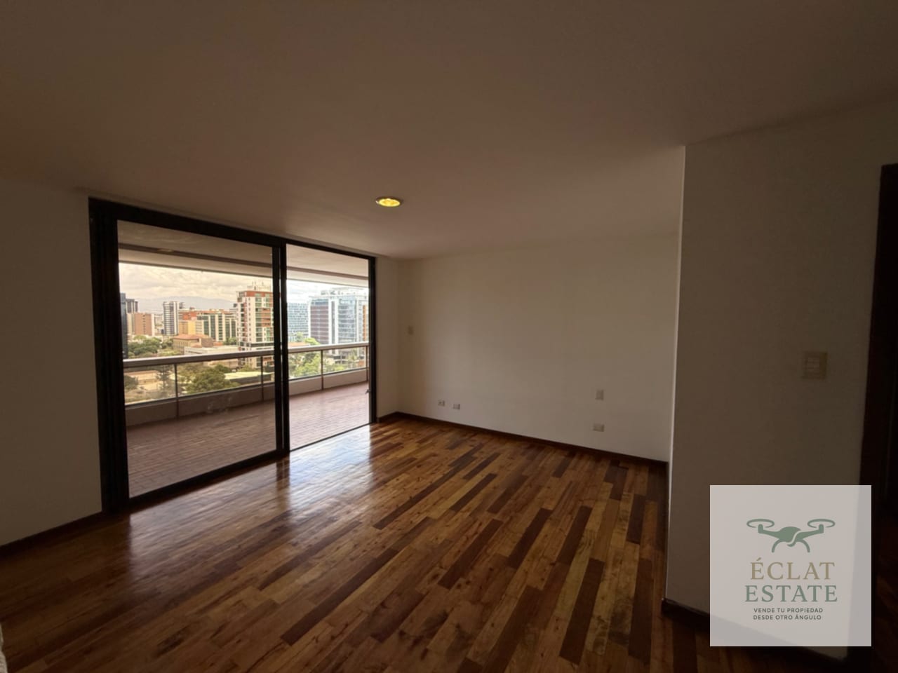 Apartamento de 3 habitaciones en Venta en Tiffany zona 10 — Apartamento en Venta en Tiffany II, Zona 10, Guatemala, Ciudad — foto 5 de 17