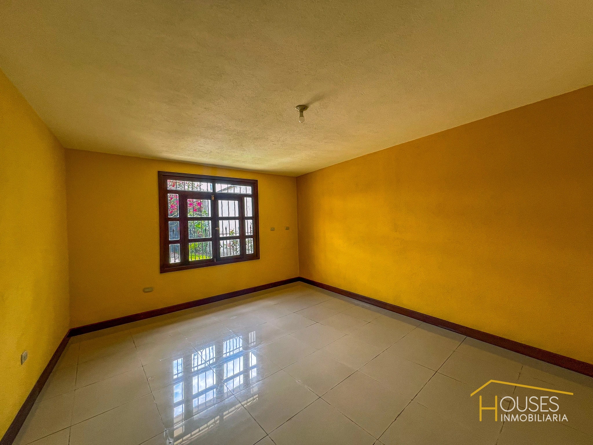 Rento Casa en San Pedro las Huertas, Antigua G. — Casa en Alquiler en San Pedro Las Huertas, Antigua, Sacatepéquez — foto 4 de 16