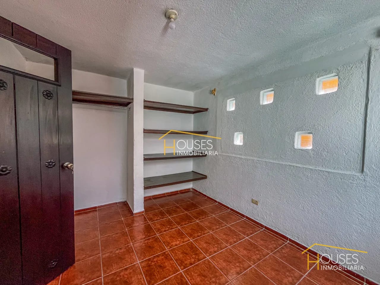 Vendo Casa en San Pedro las Huertas, Antigua Guatemala — Casa en Venta en San Pedro Las Huertas, Antigua, Sacatepéquez — foto 6 de 16
