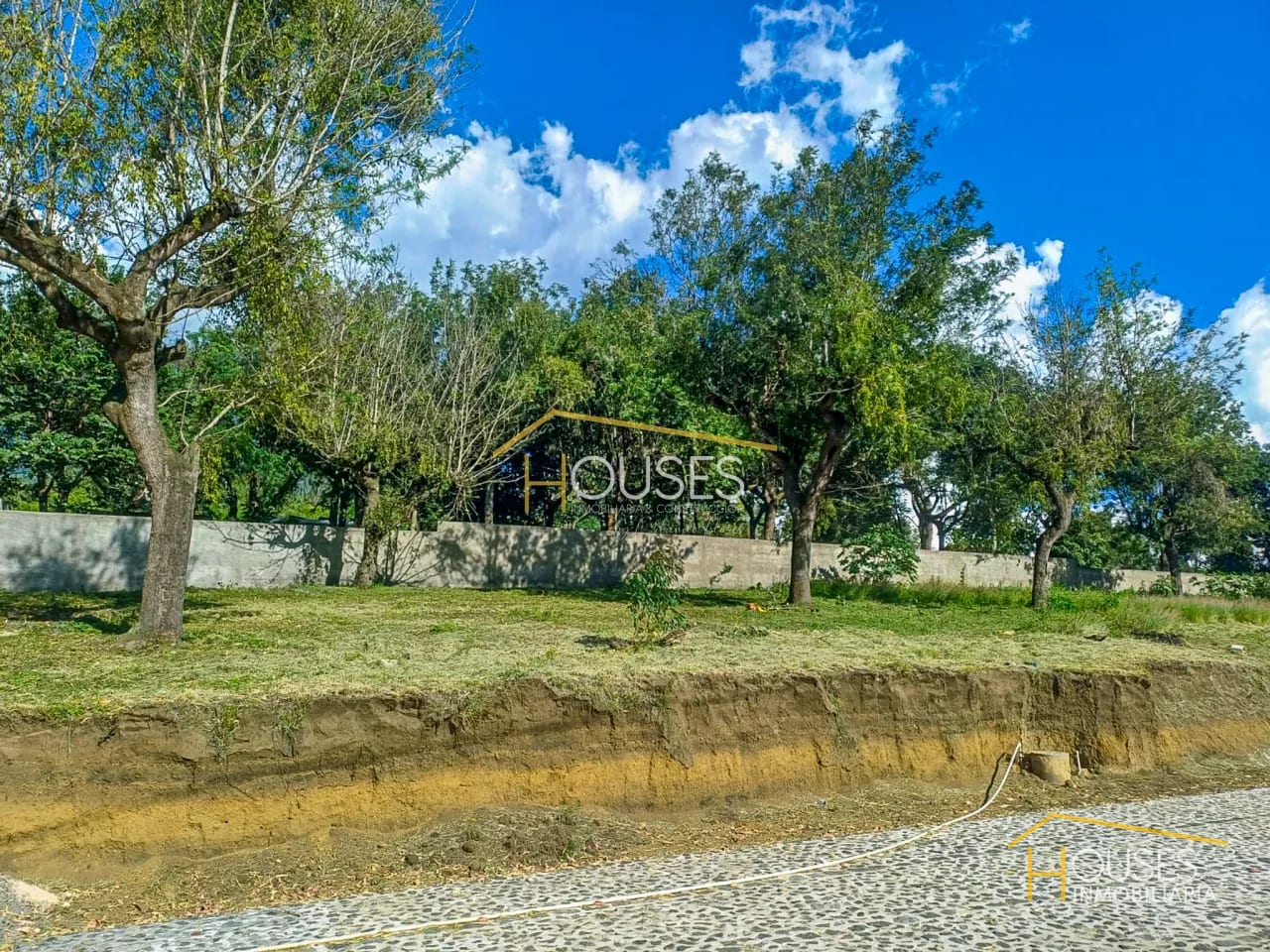 Vendo Terreno en Condominio Santa Sofia, carretera a San Juan Alotenango, Ciudad Vieja, Sacatepéquez — Terreno en Venta en Ciudad Vieja, Sacatepéquez — foto 4 de 8