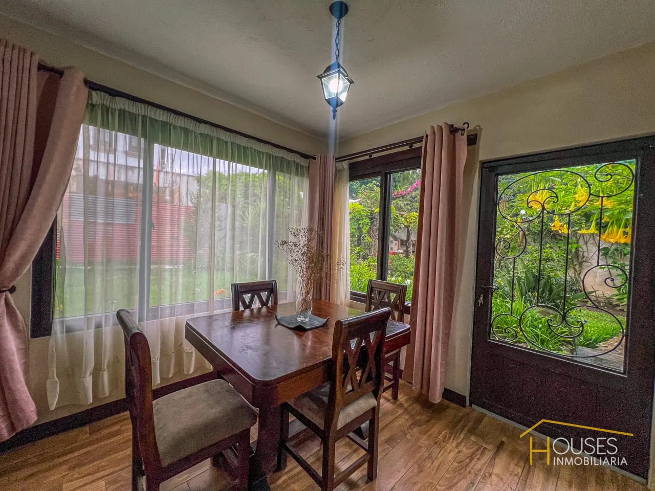 Rento Apartamento en Gravileas y Jacarandas, Antigua G. — Apartamento en Alquiler en Las Gravileas, Antigua, Sacatepéquez — foto 4 de 13