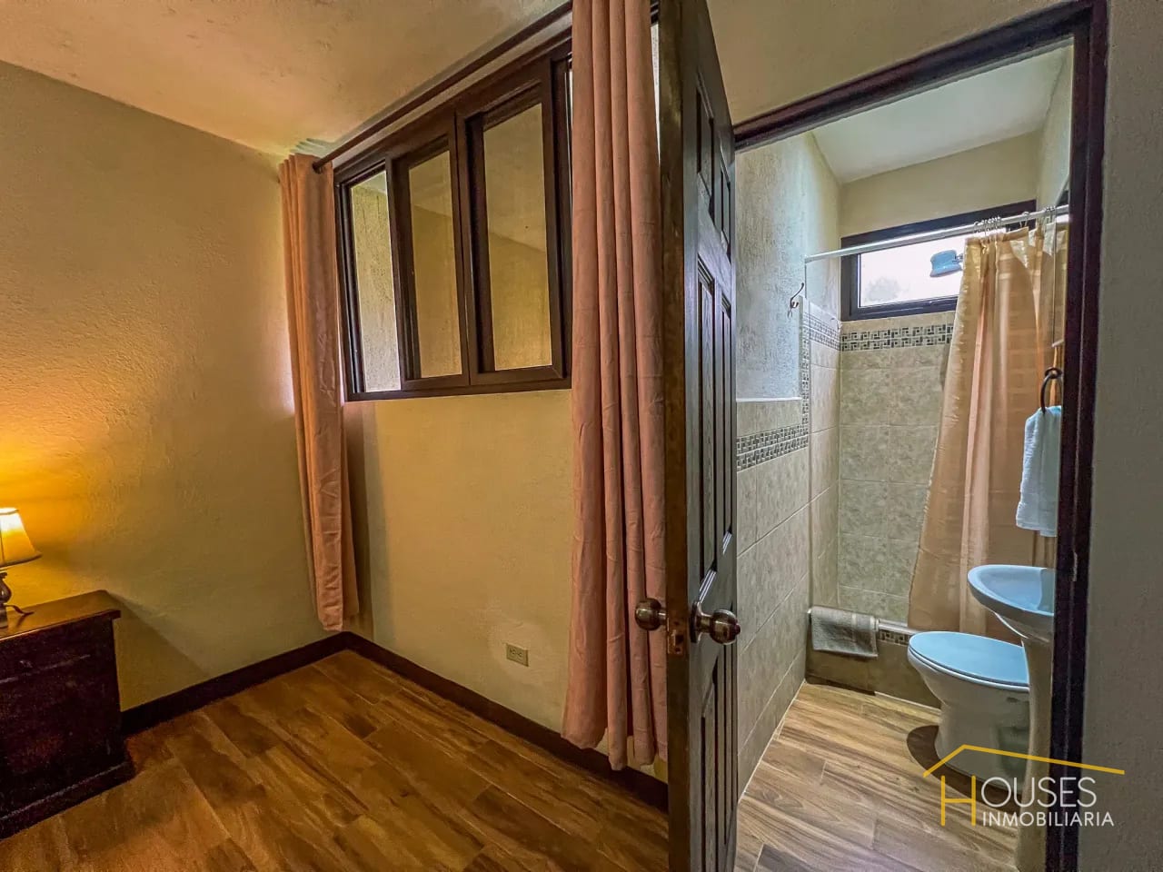 Rento Apartamento en Gravileas y Jacarandas, Antigua G. — Apartamento en Alquiler en Las Gravileas, Antigua, Sacatepéquez — foto 11 de 13