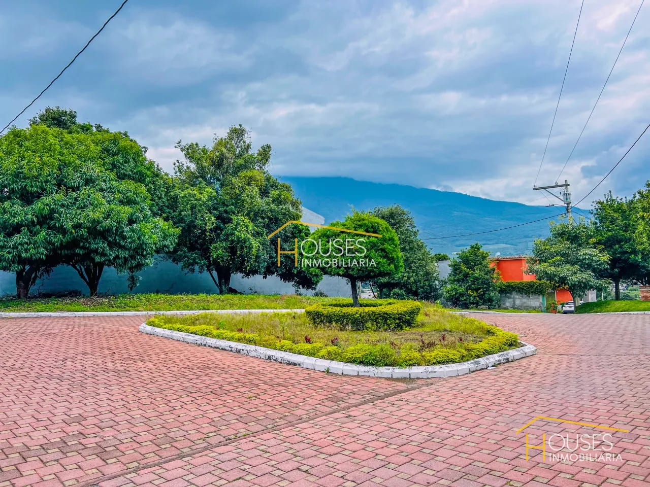 TERRENO DE ESQUINA EN VENTA EN RESIDENCIAL ENTRE VOLCANES, SAN MIGUEL DUEÑAS — Terreno en Venta en San Miguel Dueñas, Sacatepéquez — foto 8 de 11