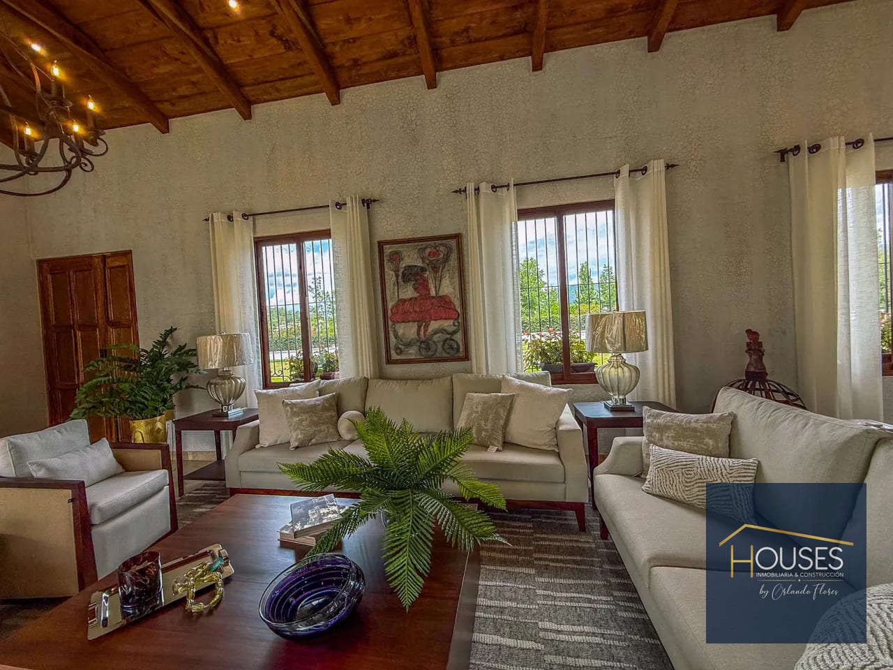 Vendo Casa de esquina en Paseo Antigua, Antigua Guatemala - Image 4