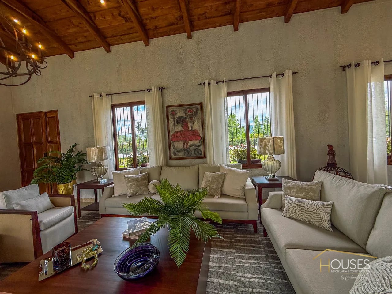 Vendo Casa de esquina en Paseo Antigua, Antigua Guatemala — Casa en Venta en Antigua, Sacatepéquez — foto 4 de 15