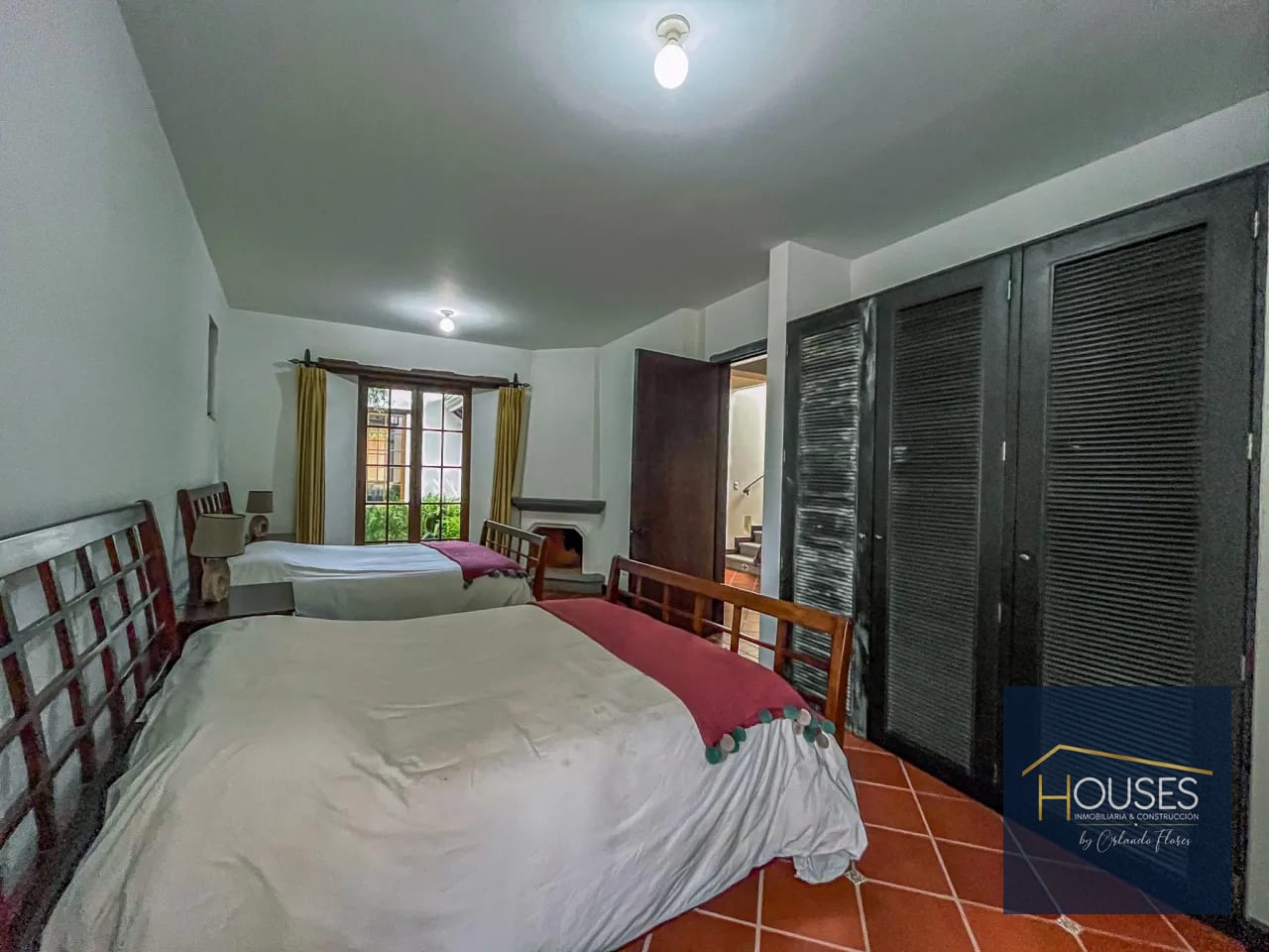 Dormitorio 2 — Casa en Renta Dentro de Residencial | Antigua Guatemala — Casa en Alquiler en El Monasterio, Antigua, Sacatepéquez — foto 6 de 16
