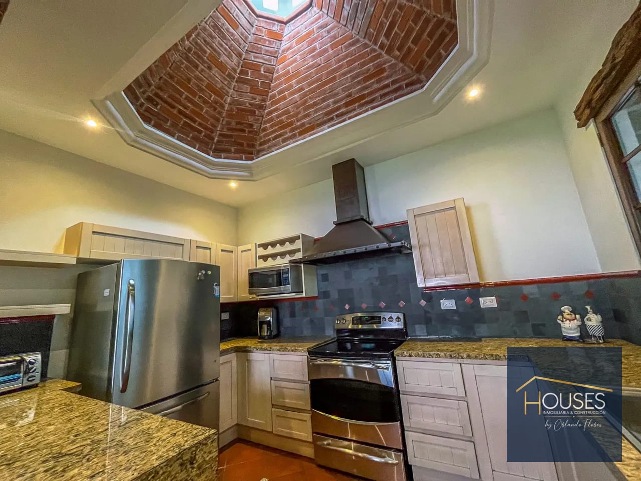 Cocina — Casa en Renta Dentro de Residencial | Antigua Guatemala — Casa en Alquiler en El Monasterio, Antigua, Sacatepéquez — foto 4 de 16
