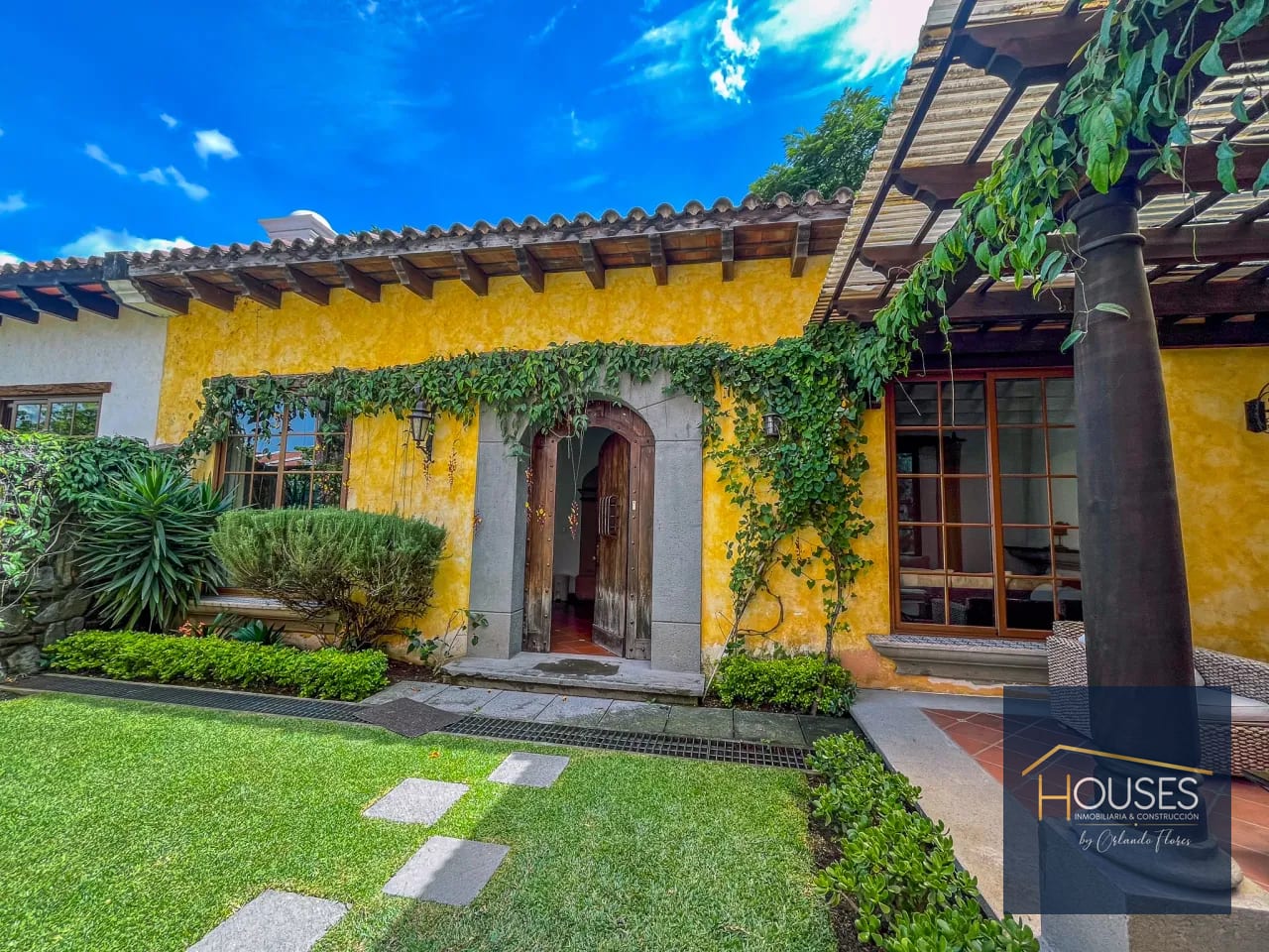 Jardín — Casa en Renta Dentro de Residencial | Antigua Guatemala — Casa en Alquiler en El Monasterio, Antigua, Sacatepéquez — foto 16 de 16