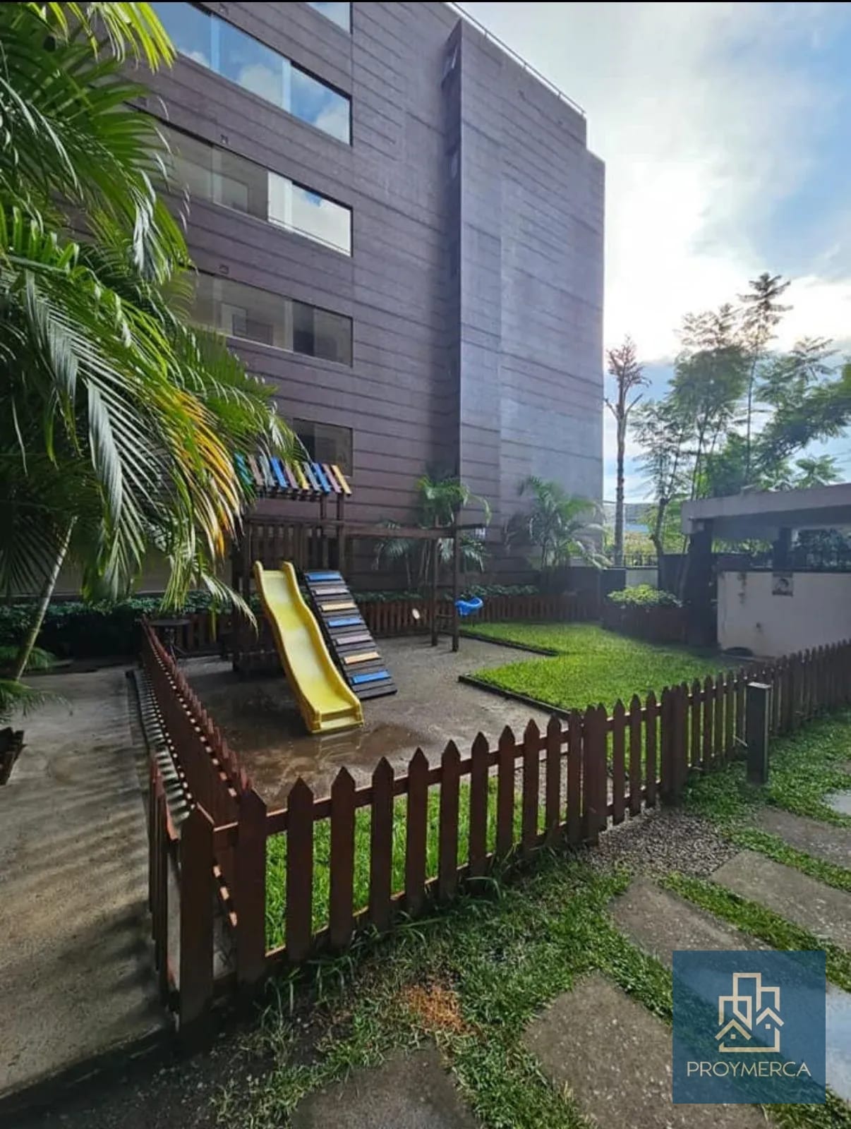 Apartamento amplio en alquiler, Jardines de las Charcas 1, Zona 11 — Apartamento en Alquiler en Jardines de Las Charcas, Zona 11, Guatemala, Ciudad — foto 2 de 8