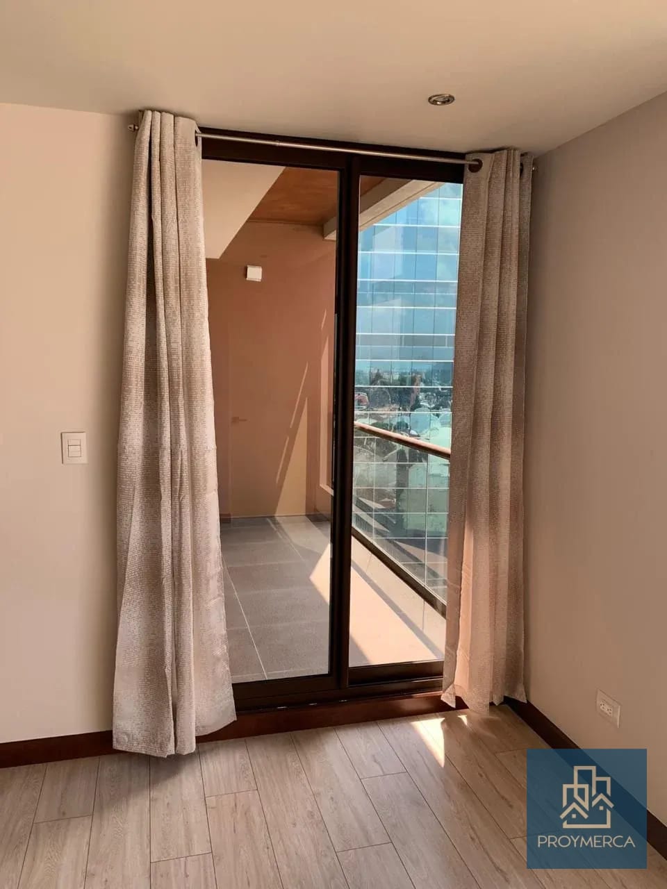 Apartamento en alquiler, Edificio Veinti4, zona 10 — Apartamento en Alquiler en Veinti4, Zona 10, Guatemala, Ciudad — foto 9 de 10