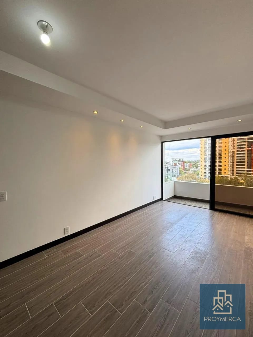 Apartamento en alquiler, Edificio Alena , Zona 15 VH II - Image 2