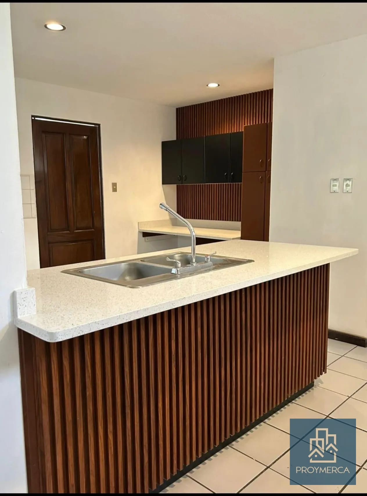 Apartamento Grande en alquiler zona 14 — Apartamento en Alquiler en Zona 14, Guatemala, Ciudad — foto 8 de 10