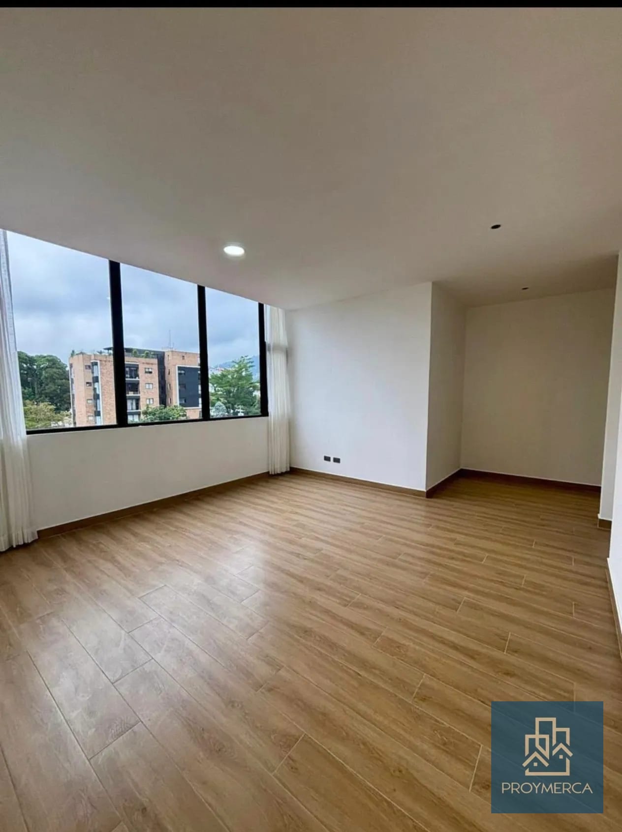 Amplio Apartamento en alquiler zona 15 — Apartamento en Alquiler en Zona 15, Guatemala, Ciudad — foto 6 de 12