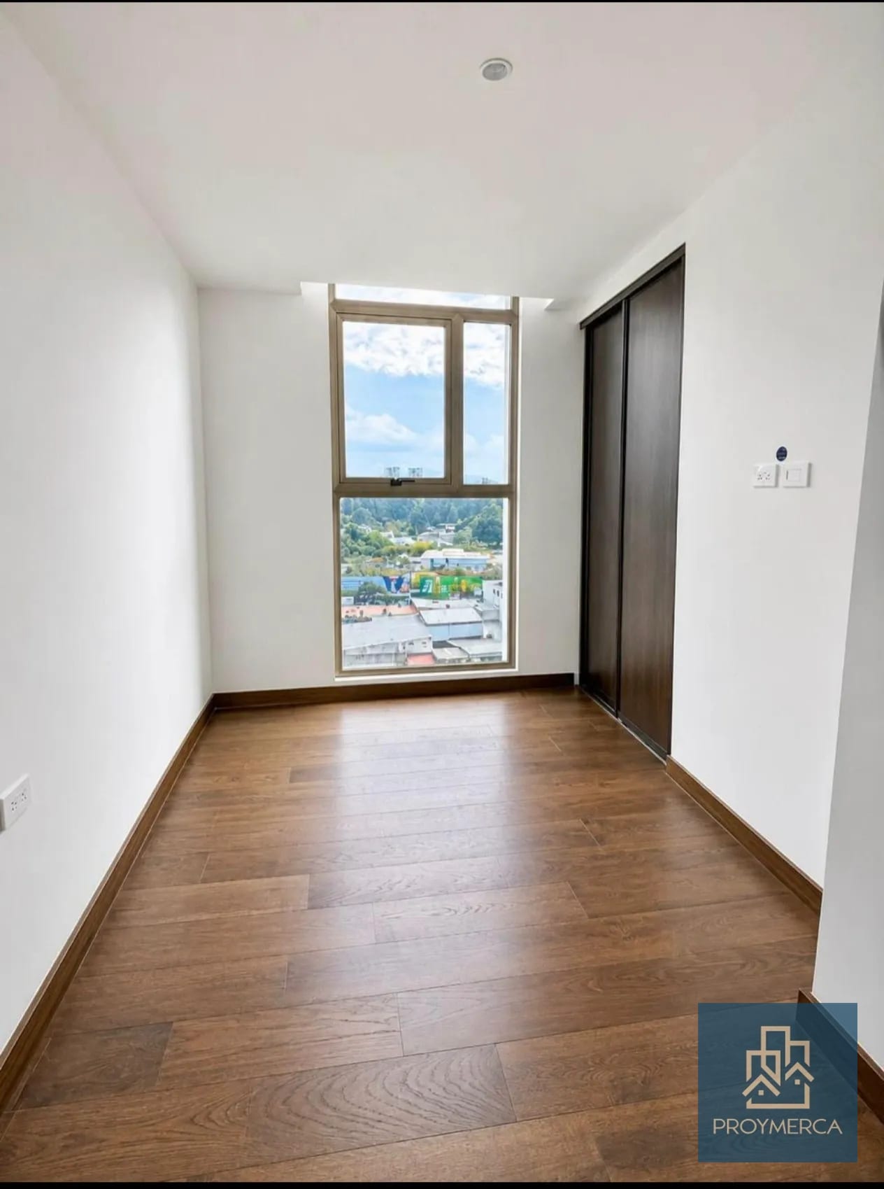 Apartamento en Alquiler zona 10 — Apartamento en Alquiler en Zona 10, Guatemala, Ciudad — foto 4 de 7