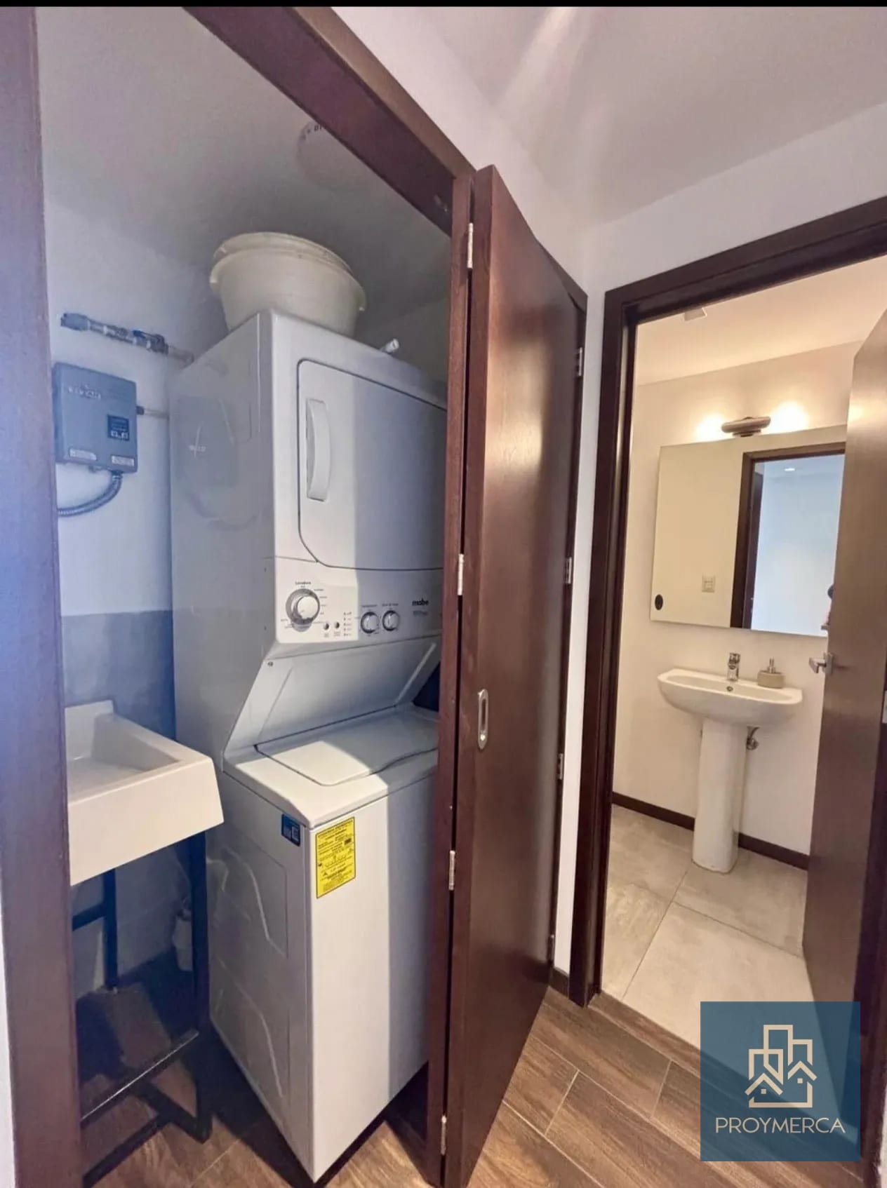 Apartamento Amueblado en Alquiler zona 10 — Apartamento en Alquiler en Casa Clara, Zona 10, Guatemala, Ciudad — foto 9 de 11