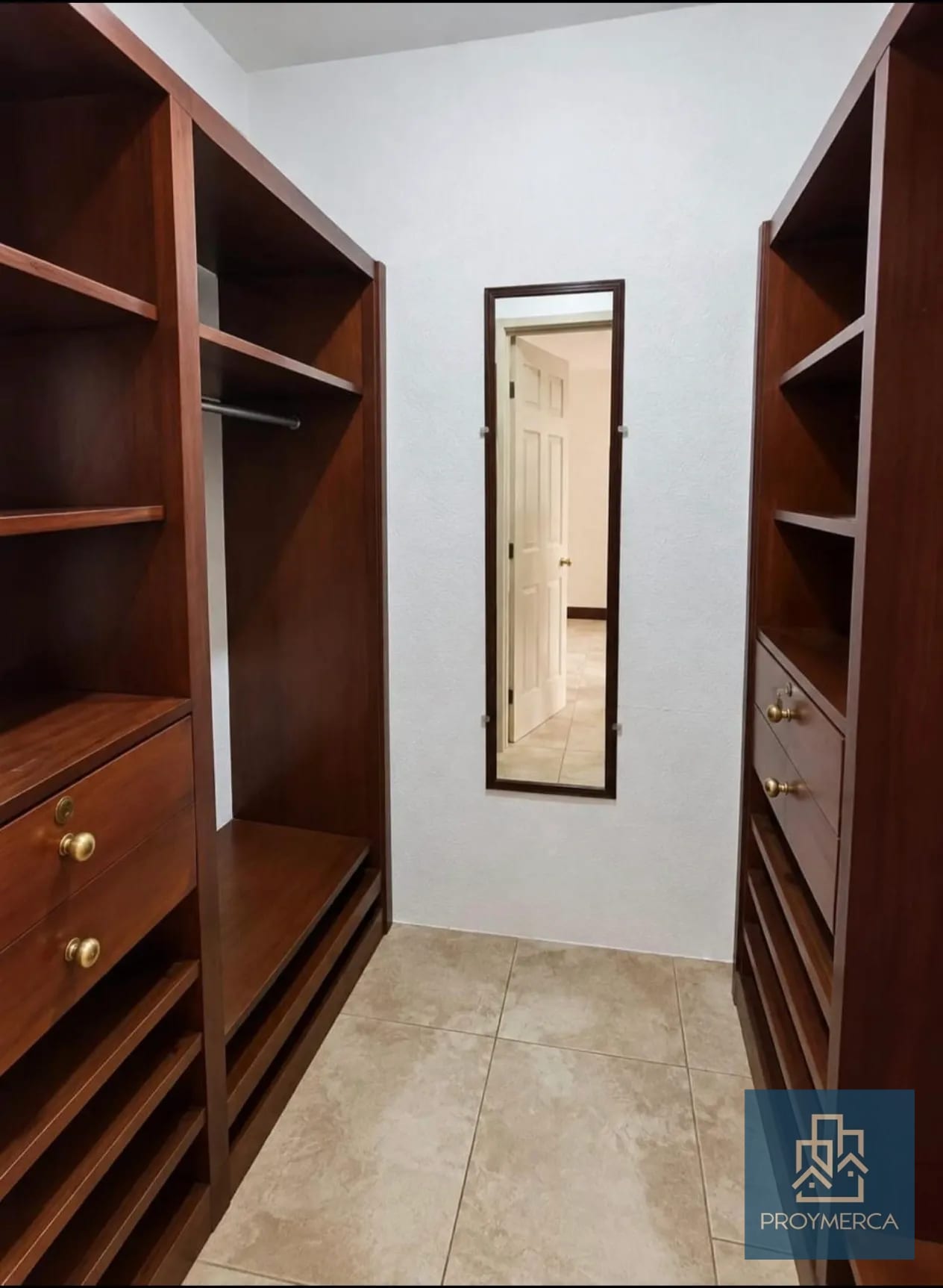 Apartamento en Alquiler zona 10 — Apartamento en Alquiler en Zona 10, Guatemala, Ciudad — foto 4 de 10