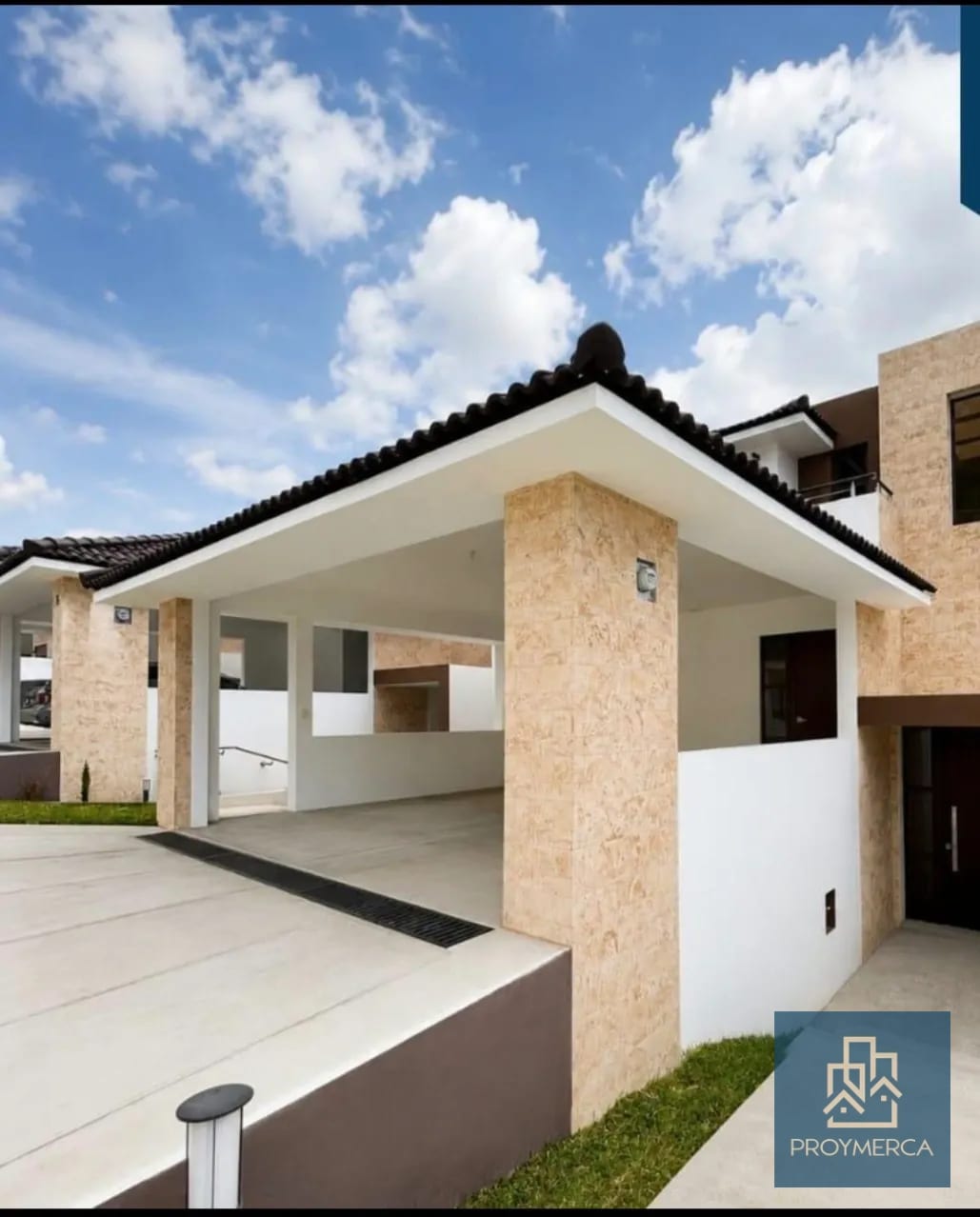 Preciosa Casa en Alquiler Lomas de San Isidro zona 16 — Casa en Alquiler en Zona 16, Guatemala, Ciudad — foto 1 de 13