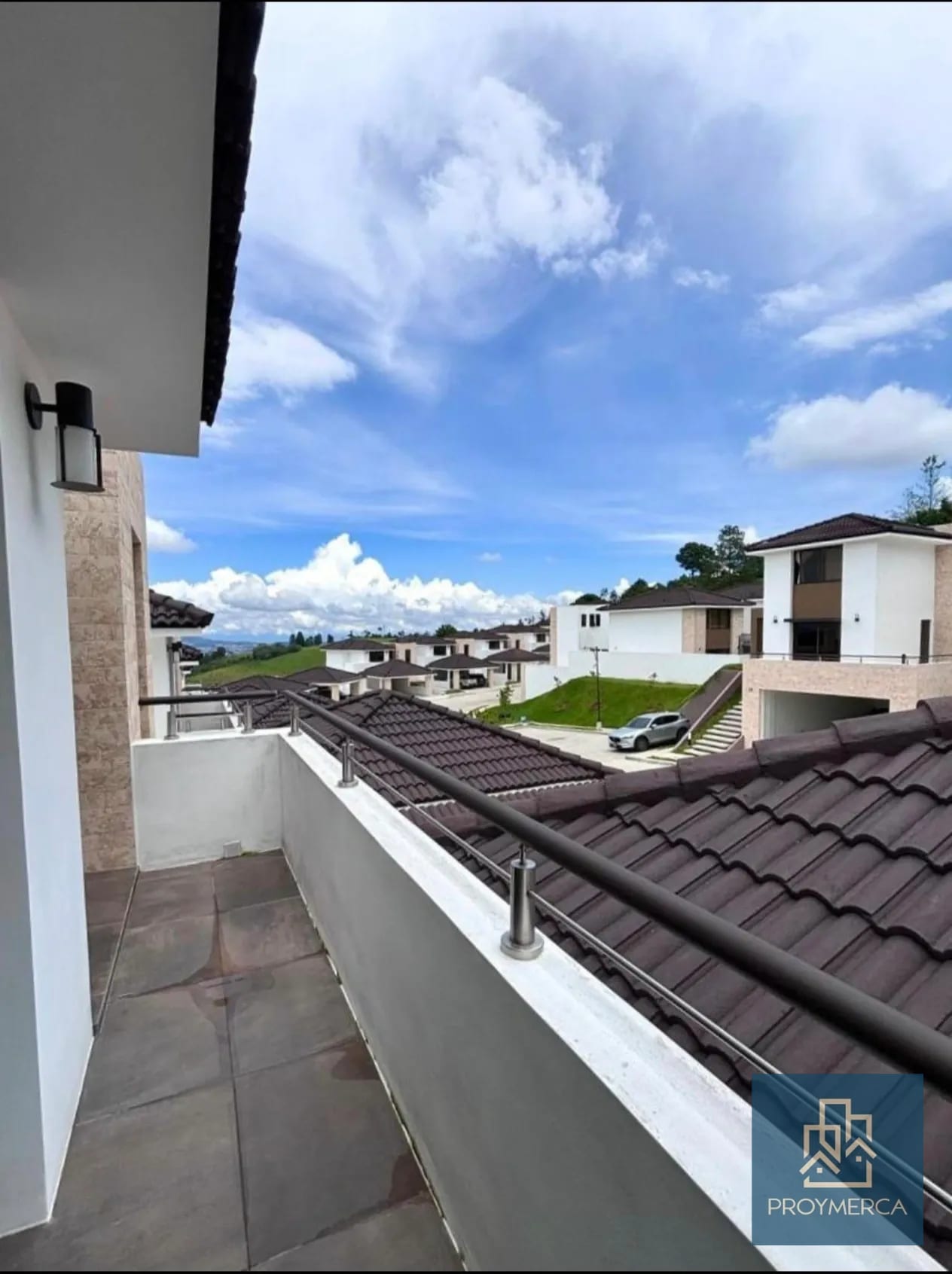 Preciosa Casa en Alquiler Lomas de San Isidro zona 16 — Casa en Alquiler en Zona 16, Guatemala, Ciudad — foto 11 de 13