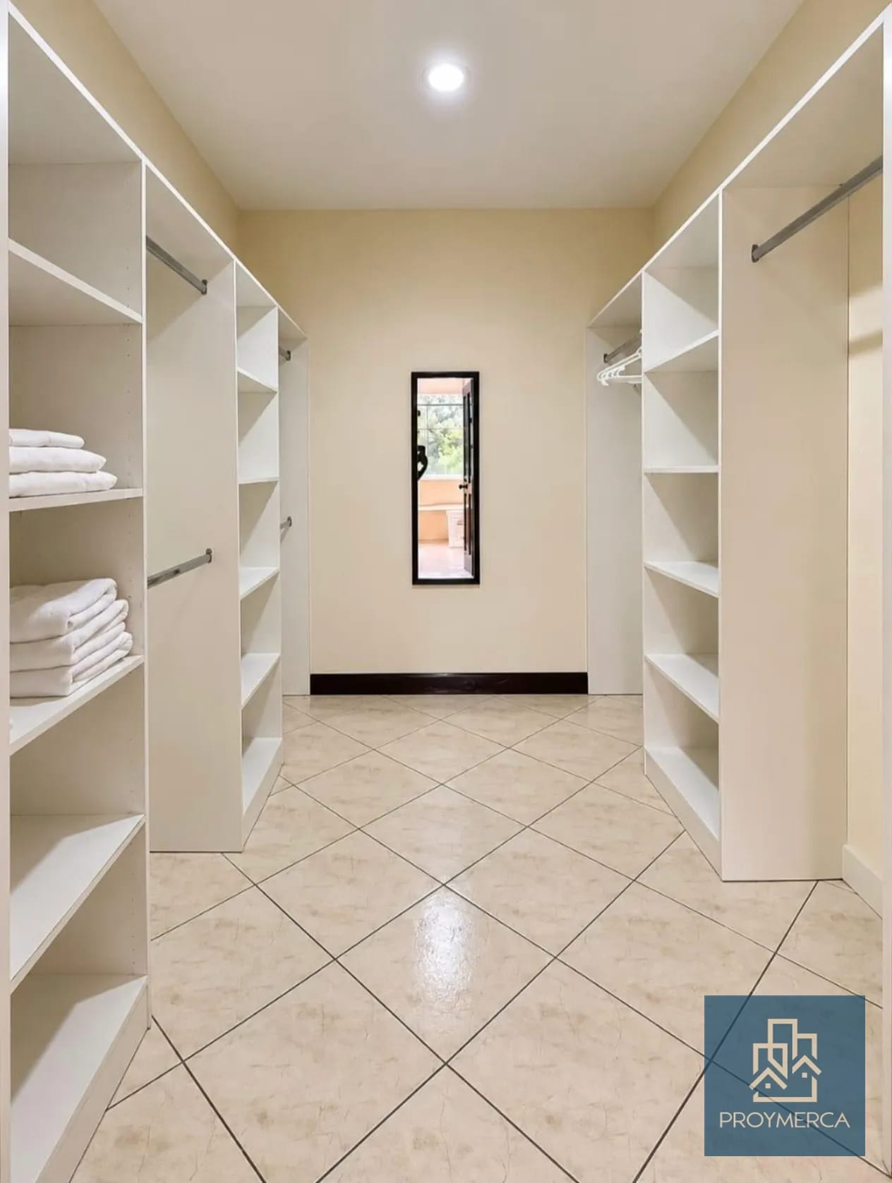 Apartamento Amueblado en Alquiler zona 10 — Apartamento en Alquiler en Zona 10, Guatemala, Ciudad — foto 10 de 14