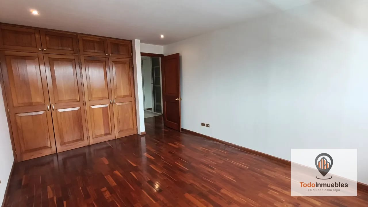 Apartamento en Renta en Tiffany z10 — Apartamento en Alquiler en Zona 10, Guatemala, Ciudad — foto 2 de 15