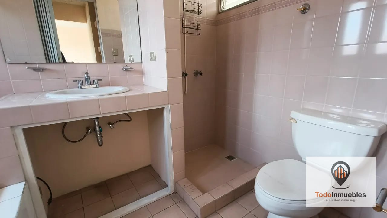 Casa en Renta en la Villa z14 — Casa en Alquiler en La Villa, Zona 14, Guatemala, Ciudad — foto 3 de 14